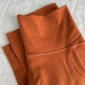 Like New Aritzia TNALIFE Cheeky Hi-Rise Legging